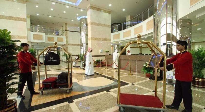 ما الذي يحدد أسعار رحلات العمرة