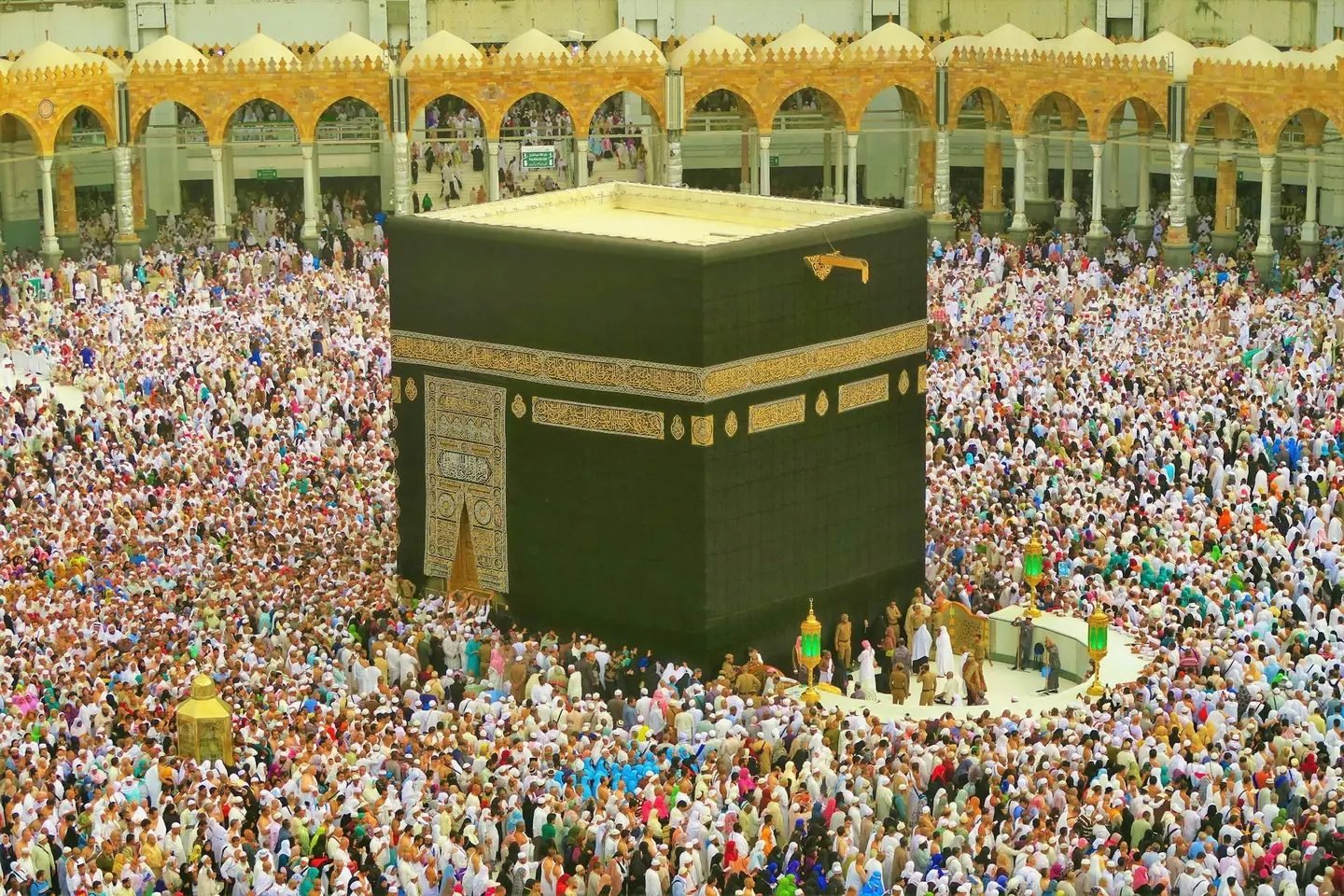 رحلات عمرة من المدينة المنورة إلى مكة المكرمة بالباص